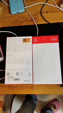 买一送一，自己动手。之前在贴膜店里要70一张膜。