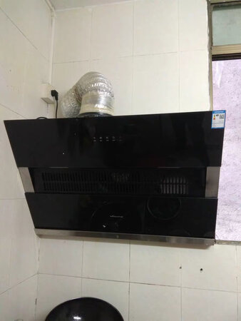 加热效果：燃气灶加热效果好，火力大小可以调节。 抽油效果：油烟抽得干净。 是否易清洗：容易清洗。 万和品牌值得信任！抽油烟机和燃气灶质量好，使用效果好。免费安装，速度快，师傅态度好。下次还买万和的商品！