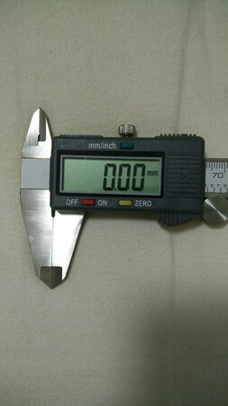 其他特色：价格优惠
有时会出现负数，退到原点按归零键又可以用，就是不知道数值准不准？等螺栓回来就知道了。