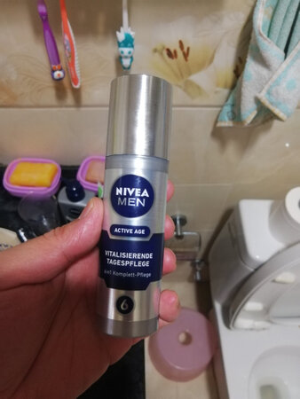 京东海外购速度很快，是正品，性价比很高，用起来感觉不错，很舒服，相信京东一次非常满意的购物