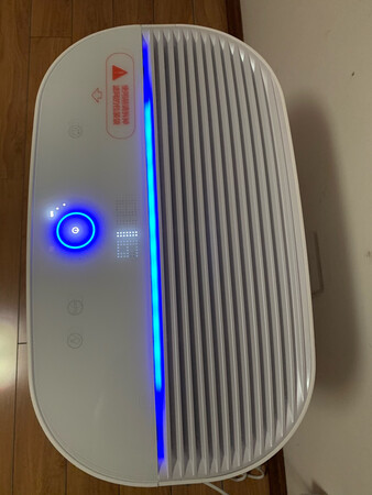 周三下单买的，当时好几个品牌比较了好久，最后选择了霍尼韦尔，毕竟是专业做这个的，大品牌值得信赖，京东速度很快，双十一大件隔天就到了，打开后外观白色很漂亮，三个指示灯代表当前空气质量的不同模式，?静音模式，晚上开没有噪音，而且操作起来也很方便简单。可以除甲醛和雾霾，这个冬天室内空气能好了。哈哈