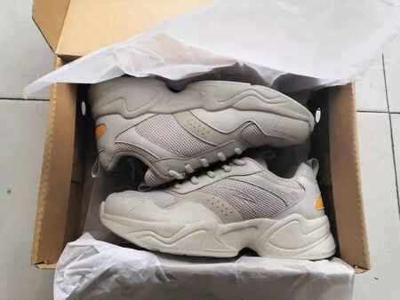 到货速度真的很快，昨天买的，今天就到，穿着特别舒服，价格也很实惠，好评