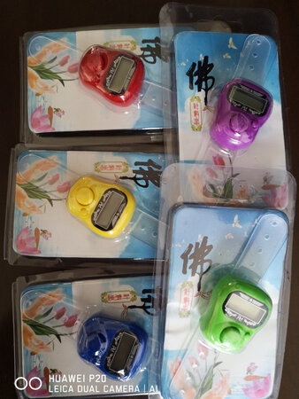 九黎圆通念佛计数器戒指随身携带型袖珍led显示屏自动休眠 计数器/5个质量不错，按键比较灵敏，数字没有出现乱跳，材质做工都还可以。