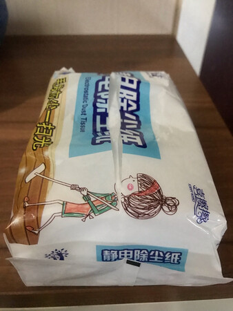 朋友介绍购买 应该是静电纸拖把中性价比最高的 以前满地掉头发 就算买了戴森 也有清洁机器的烦恼 自从有了这神器以后打扫卫生变得轻松多了！