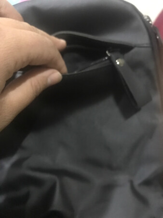 样子很漂亮，容量很大，我很喜欢，料子很柔软