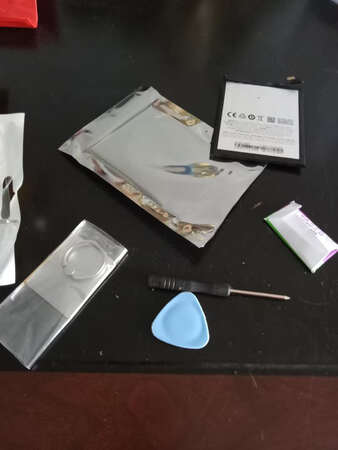 搞定了，原来换电池这么简单啊，半小时不到就换好了，用用看看吧，很满意卖家的服务态度，教程很详细，一看就会，没的说五星好评！
