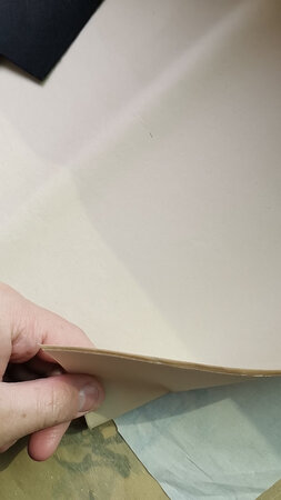 纸的质量还可以，厚薄适中，适合平时练习用，物流是很快的，做到了次日达，纸是半生半熟的，不很散墨，很好用，已经是第二次购买了，刚好又是做活动，很便宜，所以又买了一次！包装方面也很好，但是快递员不送货上门。买的有点多，不太方便搞回去！