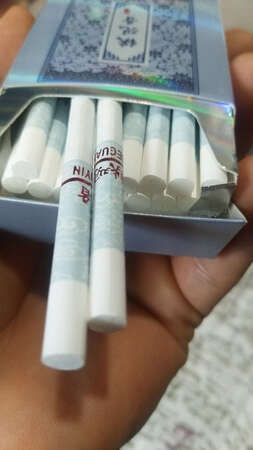 说实话 我建议不想戒烟的人最好不要买 特别难抽  抽了两口老子都想戒烟了