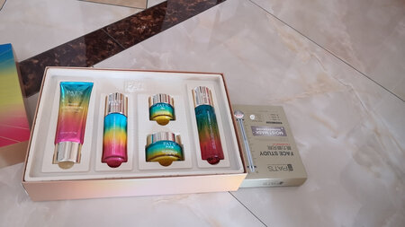 一直用这个牌子保湿效果好，京东物流非常给力。