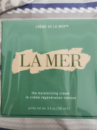 一直买京东自营的化妆品，感觉不错。超爱的一款面霜，自从用过第一瓶后，就再也没更换过其他面霜。