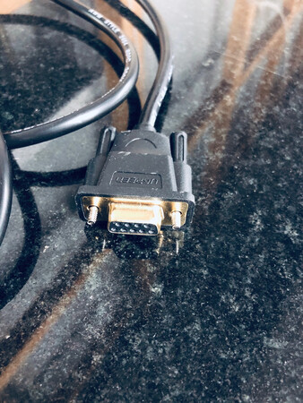 产品质量：绿联的连接线很好，线很粗，传输很稳定，串口连接也很稳定
兼容性能：可以连接各种外设，买来连接转换器用来开发串口通信相关的功能，使用很流畅
其他特色：配送很快，包装也可以，上午下单下午就可以送到，有紧急需求开发，可以很快的送到，节省了很多的时间成本，非常满意