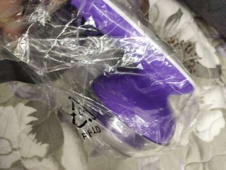 收到货了，试了试感觉手感挺好的，是正品，四个刀头够用了。愉快的一次购物。