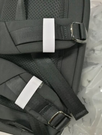 宝贝收到了，包装完好，背包质量非常不错，做工精细，布料高端，送给老公很满意，五星好评！