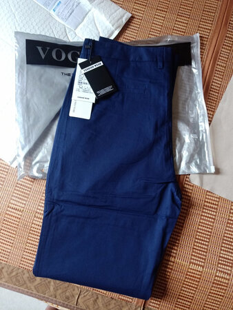 很少给个评价的我,今天来评一下!质量和实体店一样,做工也很讲究,对于我真心觉得值得!下次看好你们店了……