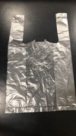商品质量：越来越次
厚薄程度：明显没有以前厚 看图吧 左面是这回买的 第二张是以前买的 都是这家 问了客服 说都是一个厂家 不能排除是厂家偷工减料 以后不会再买了