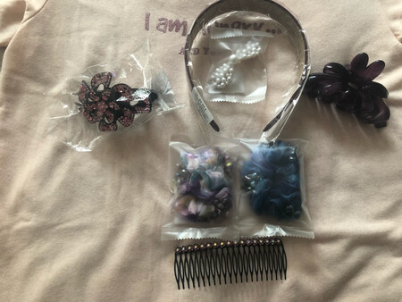 包装得很精致的发圈 ，看上去不错?。