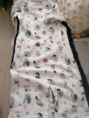 纯棉面料，试穿了一下，很舒服，也很好看