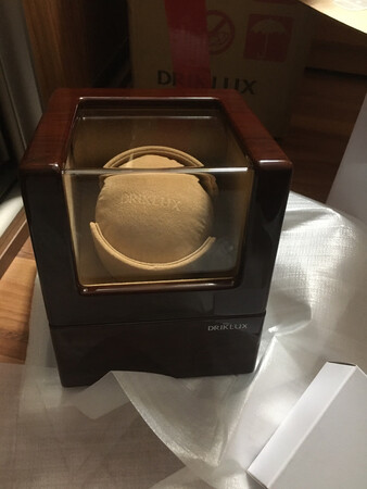 包装牢固可靠、做工精细，但愿今后的实际使用中能一切功能正常且有足够长的使用寿命。先确认收货并给予全五星好评！