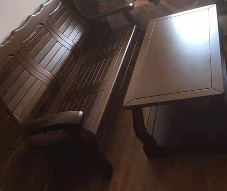 评价晚了，沙发质量不错，全实木，颜色也很正，适合小户型房子，漂亮喜欢，五星好评