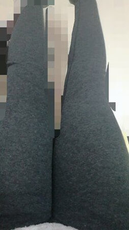 宝贝收到，裤子做工精细，穿上很舒服，裤子面料柔软不起球，宝贝质感结实，穿上感觉很合体，没有裆部太紧的感觉，一般的保暖裤薄的显瘦但是太薄，厚的又嫌穿裤子不好看，要么就是嫌太紧，总之很难买到称心的，没想到这款保暖裤各方面都不错，里面的绒也很细腻保暖，外面那层手感柔软，弹力很好，总之超满意，过段时间天气冷就可以穿了，店铺已收藏，