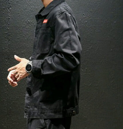 衣服很满意，没有多余的线头，水洗过后不掉色，很时尚