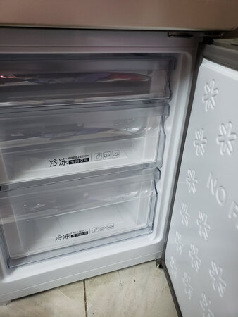 制冷效果：好
外形外观：美观
保鲜效果：不错
容量大小：有点小