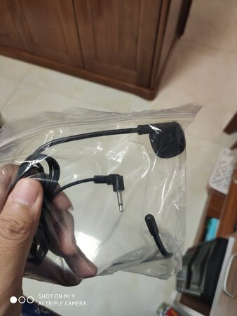 物品与介绍不符，照片为三芯插头发过来的实物为二芯插头。