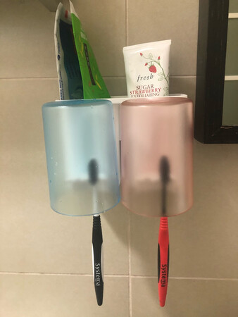 到货快。胶贴稳固，功能分配较合理。满意。