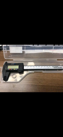 快递实在太快了，我前面一天下单，第二天就接到快递员打电话来让我取快递了，真的是特别满意这个送货速度，很满意，家里也因为急用，所以没拍多几张照片，就随便拍了2张，但是这质量真心的不错，测量特别的准，没花冤枉钱，老公说这次购买的很划算，特别满意，所以我也给店家一个赞。有需要我们还会再来。测量效果：精准无误材质工艺：和老板说的一样操作使用：简单方便