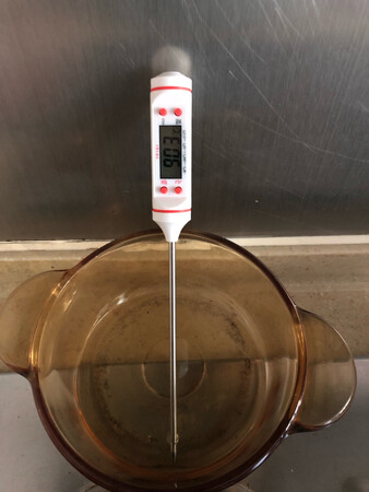 一分钱一分货，这个温度计反应太慢，需要提前做好预测才行，不然等看到温度到了，实际早就超了，还要等温度降下来才行，就这样吧，暂时够用！不要期望太高！