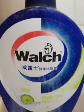 产品包装：还不错，包装没啥问题
产品香味：这个味道很好闻，清香，洗完以后香味会留存一会，反正挺满意的，是我会回购的产品
使用感受：容易冲洗，洗完不会有假滑，也不会干燥
泡沫数量：泡沫挺丰富的，还不错