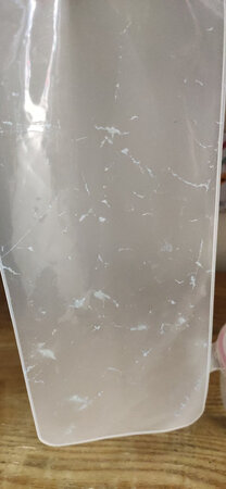 什么情况，上面粘上了外包装的蓝色，不好意思，一星