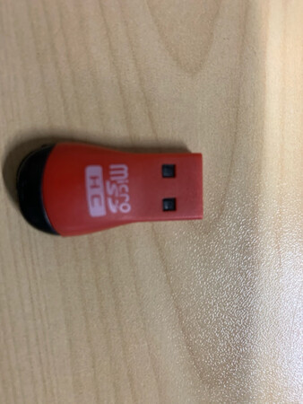 传输速度：很快
存储容量：很大，够用的。
其他特色：是正品