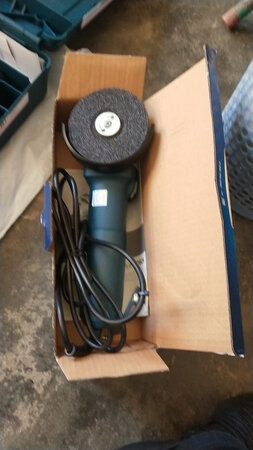 手磨机收到了，看上去还可以，应该是正品，要用7一段时间才知道质量怎么样。质量好的话下次再购买使用。