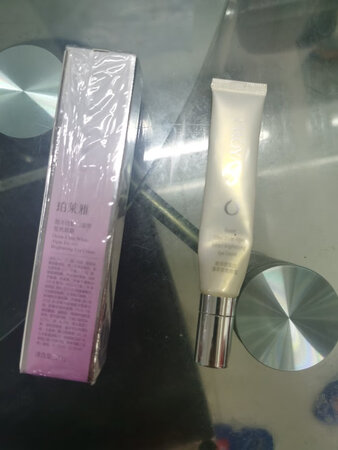 价格实惠，效果挺好的，一直在用，日期都是全新的，囤货中快递给力，下次还会光临