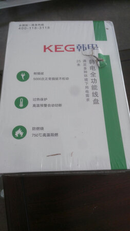 产品质感：不错，有分量，做工也还不错
外形外观：设计的不错，多孔，有热保护
安全性能：防插，热保护
其他特色：线材不错，物流也蛮快，活动价格实惠