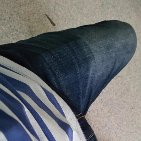 裤子尺码刚刚好，穿起来跟几百块的裤子有的一比，百搭牛仔裤，穿什么都好看。