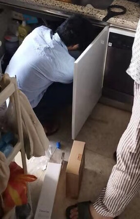 三只装的价格更优惠啦，三只*元，还不错，需要更换的更频繁点，师傅上门安装，免费的，服务更好，信任京东，无论是物流还是售前，售后，嗯很给力，已经是京东高级会员了，值得信赖，以后会继续回购，希望多点活动