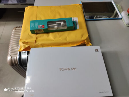 华为M6真的是用着很爽 麒麟980不是吹的，等出M8的时候再买一个用 那会可能就是麒麟1100了吧