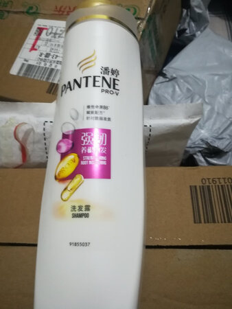 适合发质：头发有点掉发，因此选择强韧养根，洗发后丝丝滑。