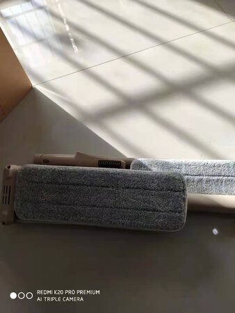 拖把已收到，物流还提前一天到货了，京东自己的物流果然给你，给物流点赞，回来说下商品吧，这拖把质量是没得说的，质量超级好，配的拖布还多，材质也好，唯一不足的就是拖把太小了，想着这次买的会大一点的，打开一看比之前买的还小呢，下次再买个大的了，这次先将就着用