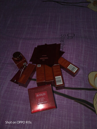 感谢买家，服务态度很好，感谢快递员服务周到，我写错了地址，还好通过勾通找回来了，这款眼霜也是用过的N次，店家还赠送了许多赠品，谢谢。