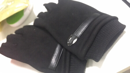 手套收到啦 质量很好，摸起来很舒服，挺保暖的。满意