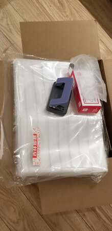 京东的质量绝对的OK.用的很好的纸箱包装，里面东西一点也没有压坏，细节之处见用心。别外，京东物流配送没的说，速度永远是最快的，这也是经常在京东买东西的原因，今天买明天到，不用等，上个班回来，东西已经妥妥的送到了，啥事不担误。别外希望把好质量关，最讨厌假货和劣质品了