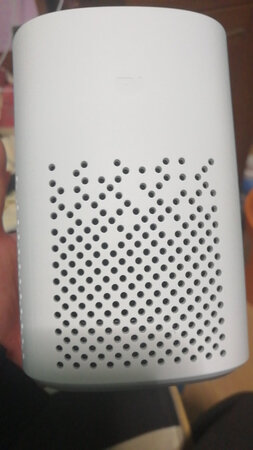 双十一做活动买了一个小爱，京东物流还是很赞，及时送达。小爱用起来还是很方便的，根据提示下载安装好小爱APP就可以使用了。内容比较丰富，可以听音乐，相声小品，电子有声读物，还有付费的内容。从内容和性价比来说，小米小爱还是很值得推荐的。小爱作为音响来说，这个价格的音响可以说物有所值吧，不能拿专业音响来对比。