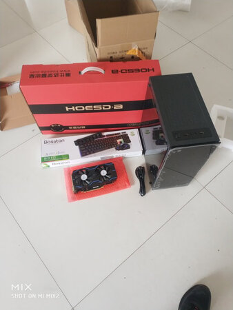 外形外观：开机速度挺快的，送货也很快，外观一级棒