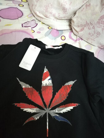 质量不错，柔软舒适，比较厚，保暖应该不错。就是码数偏小，我160/130，XL还是偏小