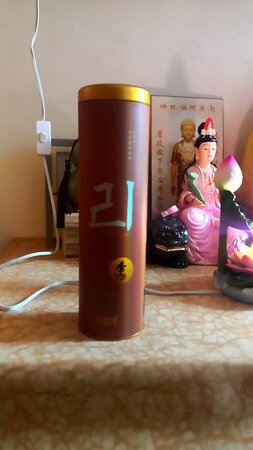 香味淡雅，和我在寺院里闻的香味很像。