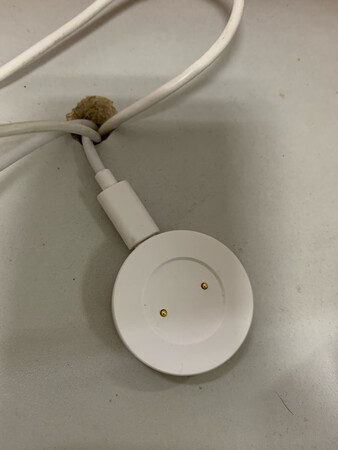 双十一下的单，手表造型时尚潮流，比预想的略大一点，可能是我手腕小了点，但还能接受，耗电正常，续航能力强，用了一天还有95%的电，比较满意！表盘也有各种图案的，随意切换自如，感觉非常好，性价比高！值得拥有。跑步运动也很准！