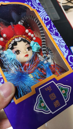 宣传照片里面手也是上色的，但实际到手发现除了脑袋上色了，其它地方都没有上色，涉嫌虚假宣传。